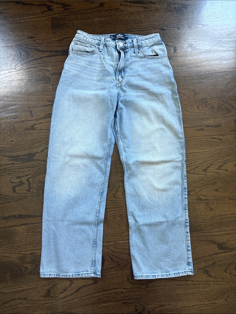 Hollister Women’s Light Blue Relaxed Jeans